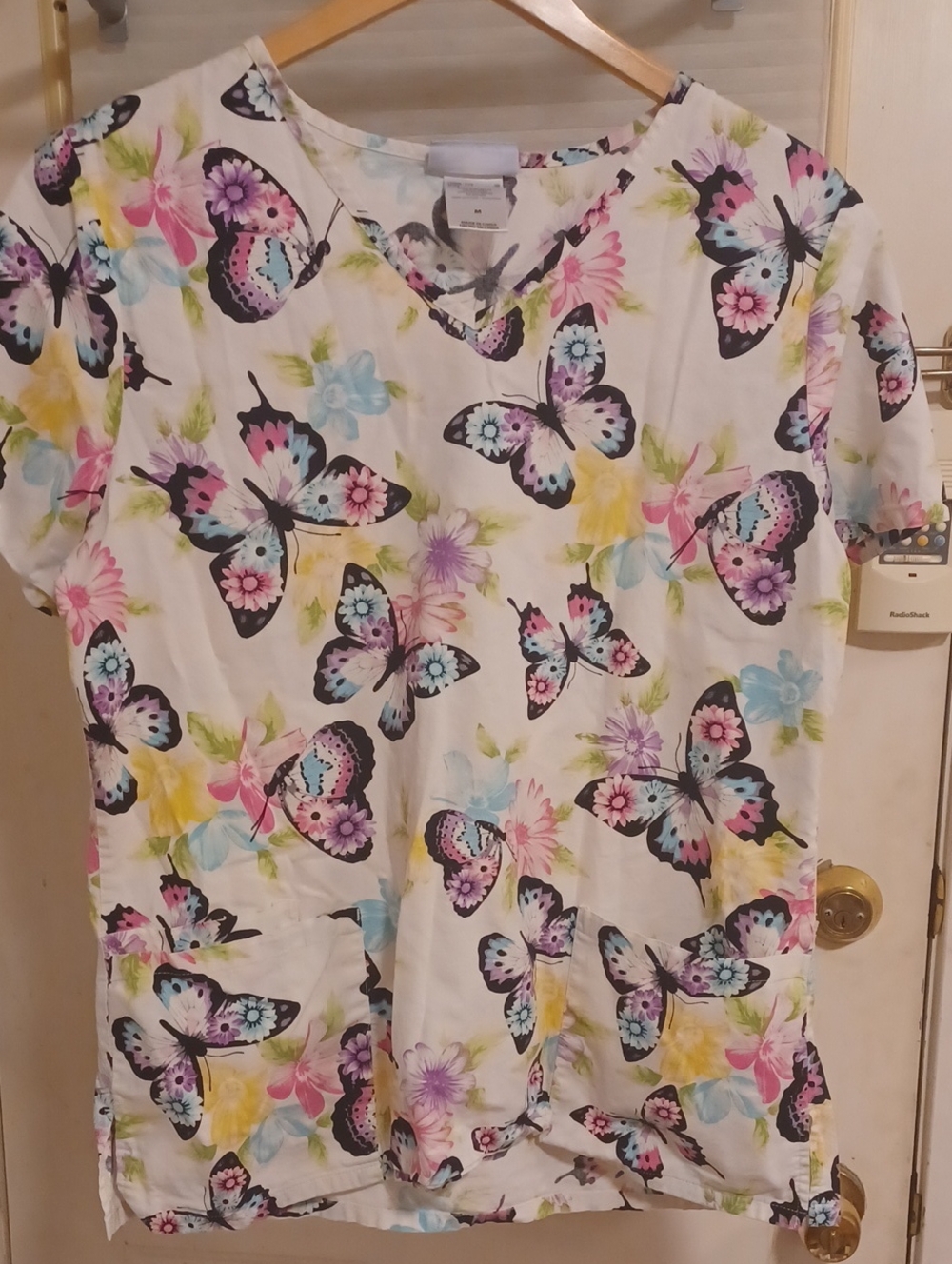 Women’s White Butterfly Print V-Neck Medium Scrub Top